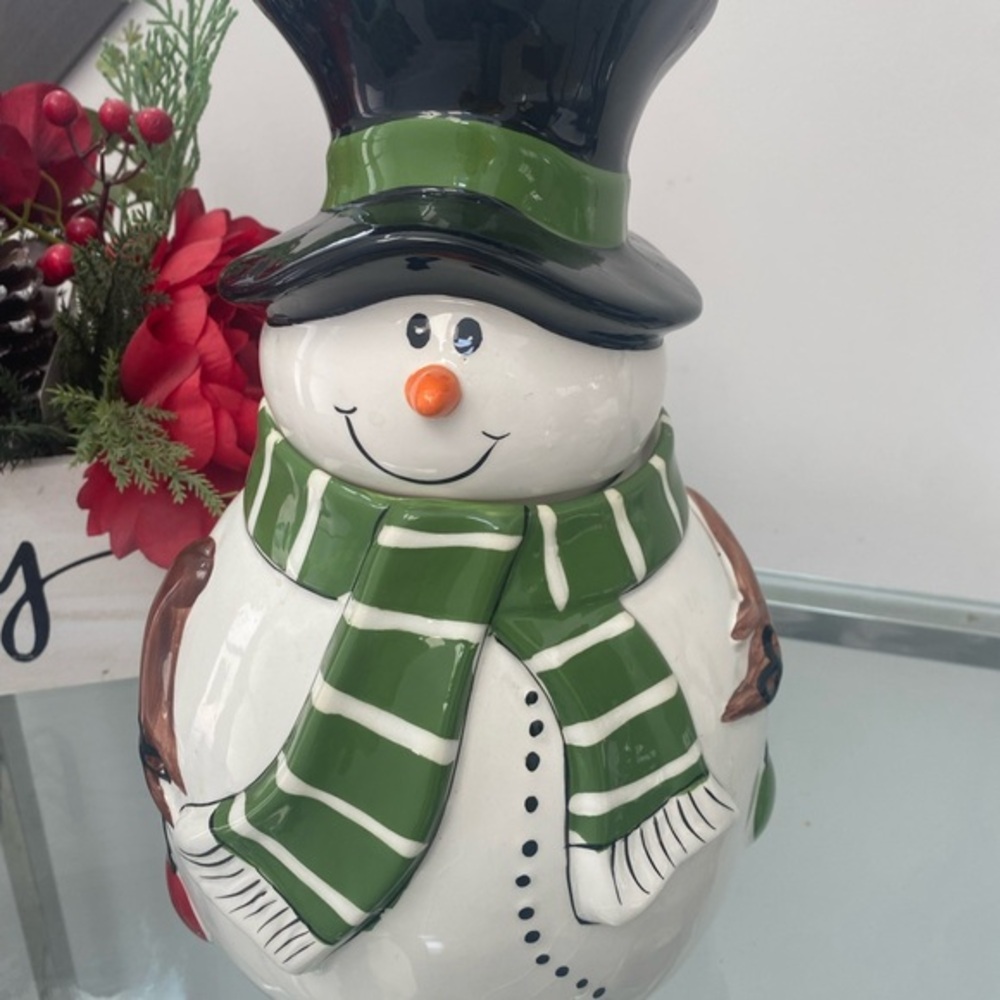 Ceramic Snow man/ Christmas Cookie & Candy Jar with Lid: ☃️ Host Pick ☃️